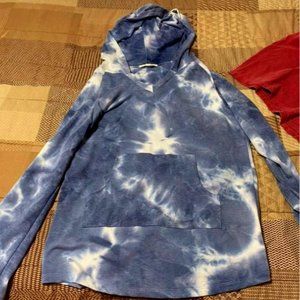 Hooded Pullover